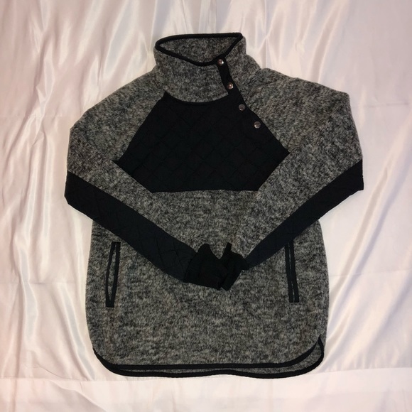 Abercrombie gray and black pullover size small EUC - Picture 1 of 4